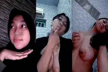 Bokep Jilbab Kebaya Pink Jago Godain Pakai Lidah